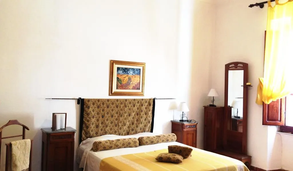 Villa Residenza Via Roma 3 à La Maddalena  Hébergement de vacances La Maddalena (Sassari)